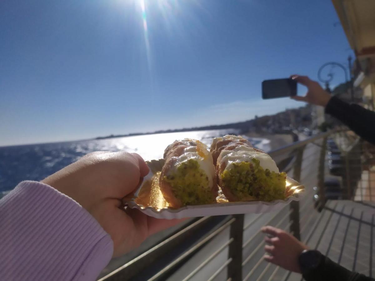 지아르디니낙소스 Taorminaxos Wonderful Seaview 아파트 외부 사진