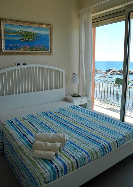지아르디니낙소스 Taorminaxos Wonderful Seaview 아파트 외부 사진
