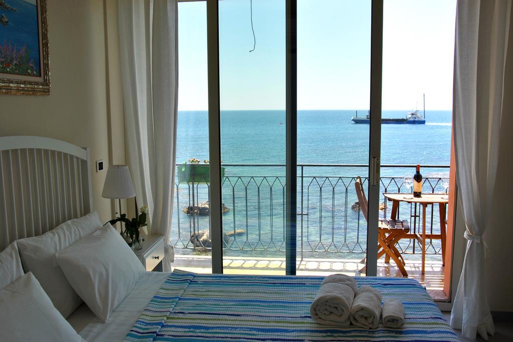 지아르디니낙소스 Taorminaxos Wonderful Seaview 아파트 외부 사진